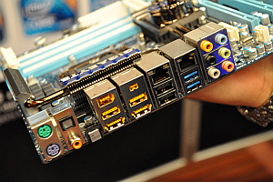 gigabyte_ext2_ud7_2a_dh_fx57.jpg