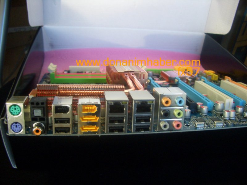  ## DH Özel: Gigabyte nForce 790i SLI-DQ6 Karşınızda ##