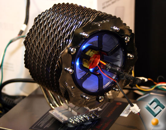  ## Thermaltake'den Yeni İşlemci Soğutucusu; SpinQ ##