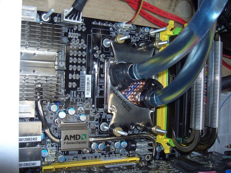  ## AMD Phenom 9850 Black Edition 3.5GHz'i Gördü ##