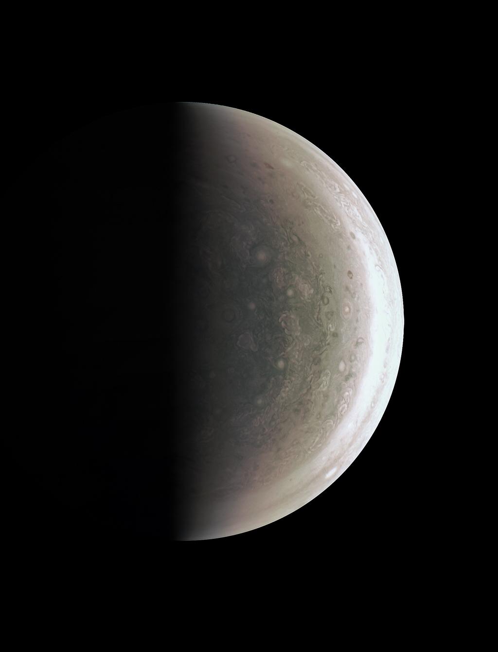 Juno Jüpiter'in kuzey kutbunu tarihte ilk kez görüntüledi 