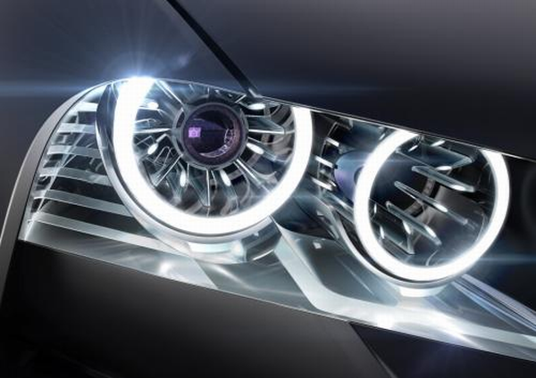 BMW lazer tabanlı yeni nesil farlar geliştiriyor