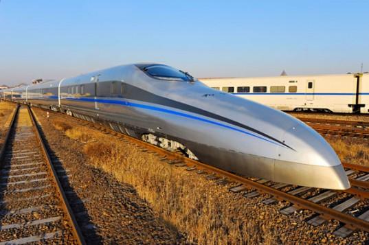Çin süper hızlı treninin denemelerine başladı