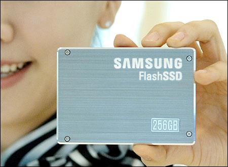 Samsung 256GB kapasiteli yeni SSD modelinin üretimine başladı