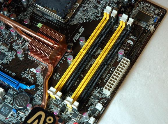Asus'un Bearlake yonga setli ve DDR-3 destekli  yeni anakartları: P5K3 Deluxe ve P5K Deluxe