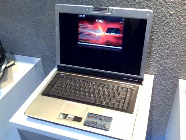 Asus C90; dizüstü bilgisayarınızın donanımını siz belirleyin