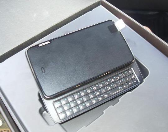 Nokia'nın yeni tableti RX-51 görüntülendi