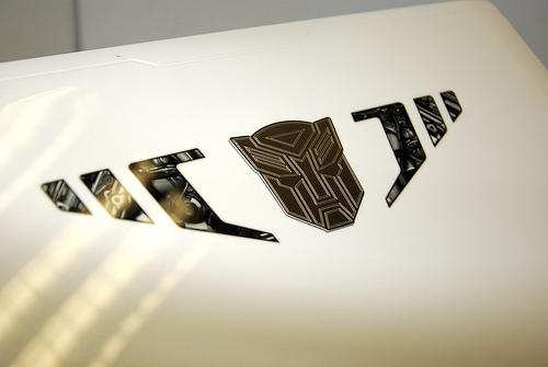 Asus'un Transformers temalı yeni dizüstü bilgisayarı göründü