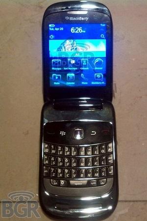 RIM'ın BlackBerry 6.0 işletim sistemli ilk telefonu 9670 kameralara yakalandı