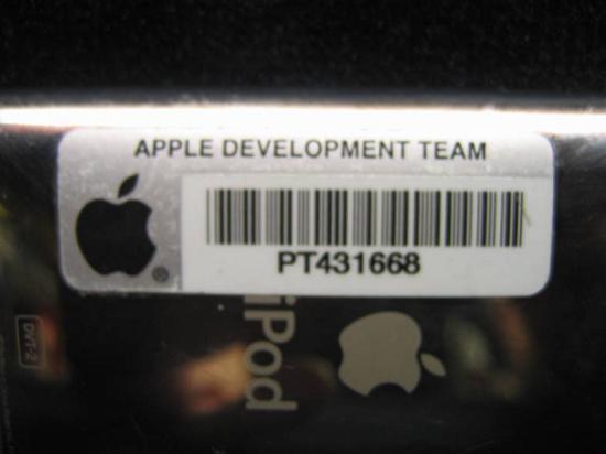 Apple'ın başı ağrımaya devam ediyor; kameralı iPod Touch Prototipleri E-bay'de satışta (G)
