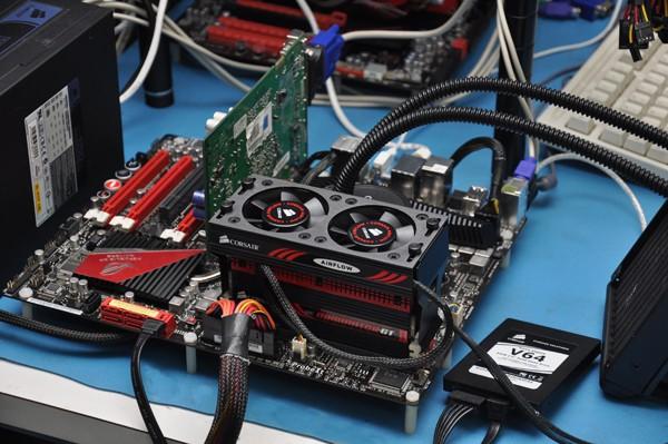 Corsair, AMD Phenom II işlemcilerle ulaşılmış en yüksek bellek hızı rekorunu kırdı