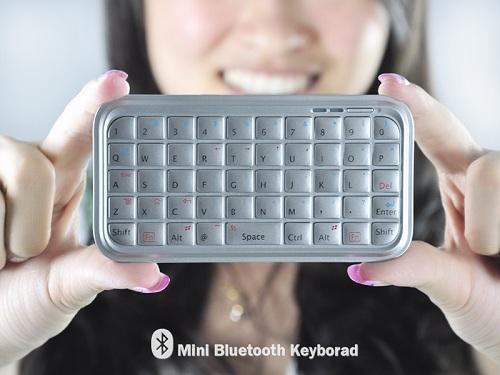 Chinavasion'dan bluetooth destekli mini klavye: Mini Bluetooth Keyboard
