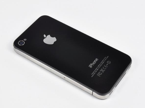 Tornavida ile iPhone 4'ün buluşması; karşınızda iPhone 4'ün iç yapısı...