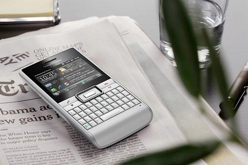 QWERTY klavyeli Sony Ericsson Aspen, ağustosta yurtdışında satışa sunulabilir