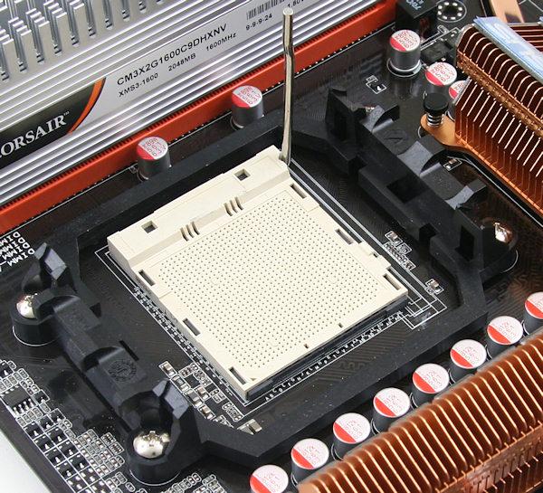 AMD'nin Bulldozer tabanlı yeni nesil işlemcileri Soket AM3+ platformunu kullanacak