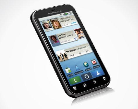 Motorola DEFY; Toza, suya, darbelere dayanıklı ekranıyla öne çıkan Androidli telefon
