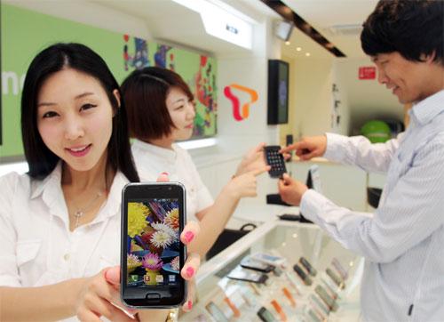 Samsung, G. Kore'deki satışlardan da memnun: 2.3 milyon Galaxy S, 100.000 Galaxy TAB