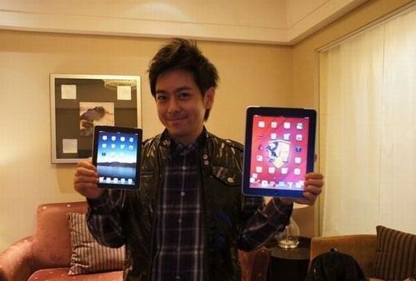 Tayvanlı pop yıldızı iPad 2'yi gösterdi (?)