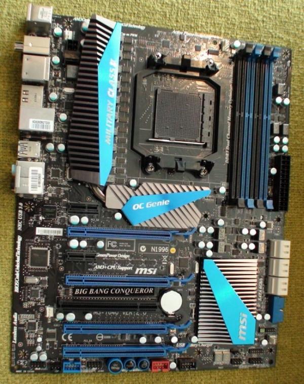 MSI Big Bang Conqueror: AMD'nin Bulldozer işlemcileri için 990FX çipsetli anakart
