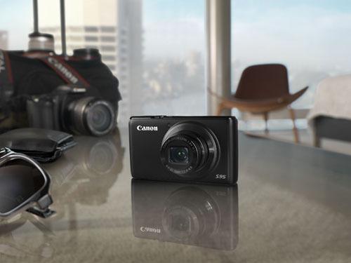 Yeni Canon PowerShot S95 Cebe Sığan Büyük Güç