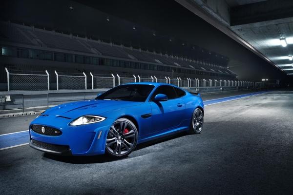 Jaguar'ın yeni sportmeni XKR-S detaylandı