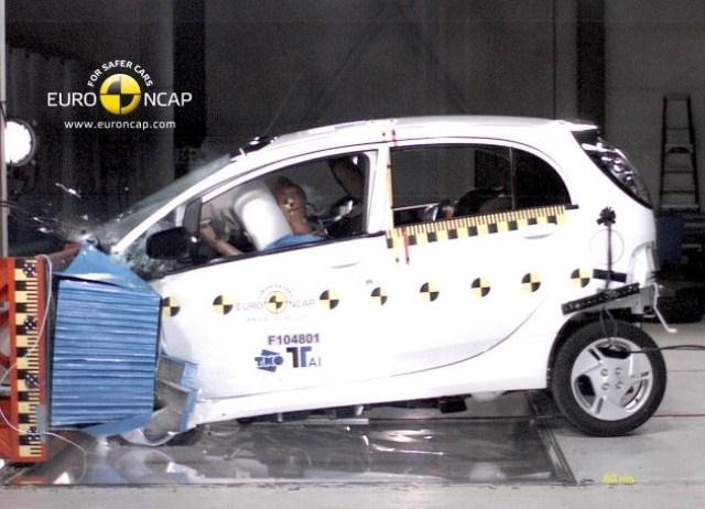 Tamamen elektrikli Mitsubishi i-MiEV Euro NCAP çarpışma testine katıldı, 4 yıldız aldı