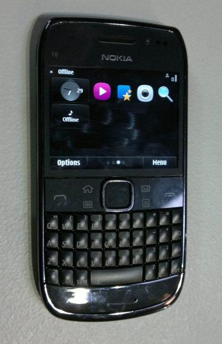 Symbian^3 işletim sistemli ve QWERTY klavyeli Nokia E6-00 tekrar görüntülendi