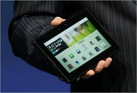 Blackberry Playbook'un ilk satış sayıları, RIM'in ivme arttırımına neden olabilir