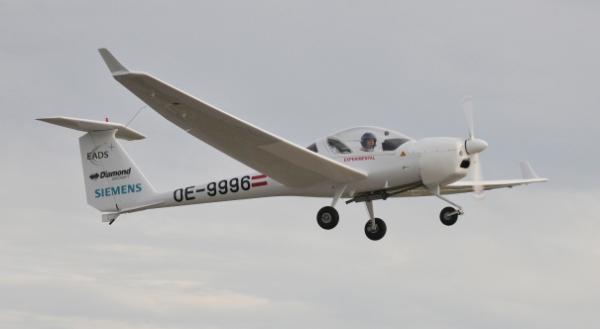 Siemens hibrit elektrikli uçağını tanıttı