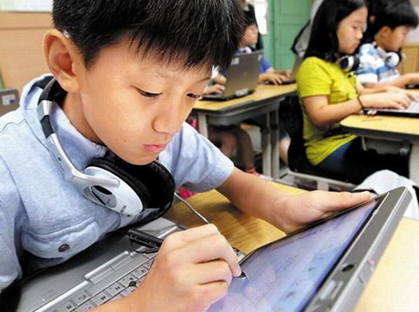 Güney Kore eğitim sistemini dijital ortama taşıyor, tüm kitaplar elektronik oluyor