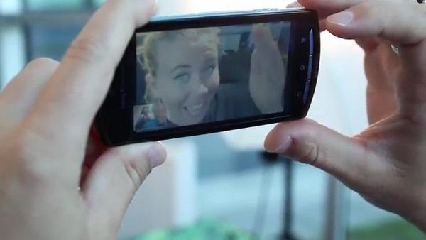 Video: Sony Ericsson Xperia Neo ve Xperia Pro ile Skype deneyimi