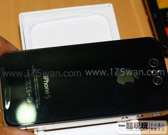 iPhone 5 3D olduğu iddia edilen modelin görüntüleri Çin'de ortaya çıktı