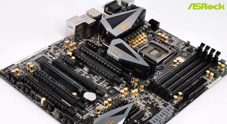 ASRock Z68 Extreme 7; Altın kapasitörler, PCIe 3.0 desteği ve NF200 yongası bir arada