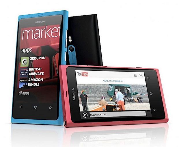 Nokia, Windows Phone Mango işletim sistemli Lumia 800'e resmiyet kazandırdı