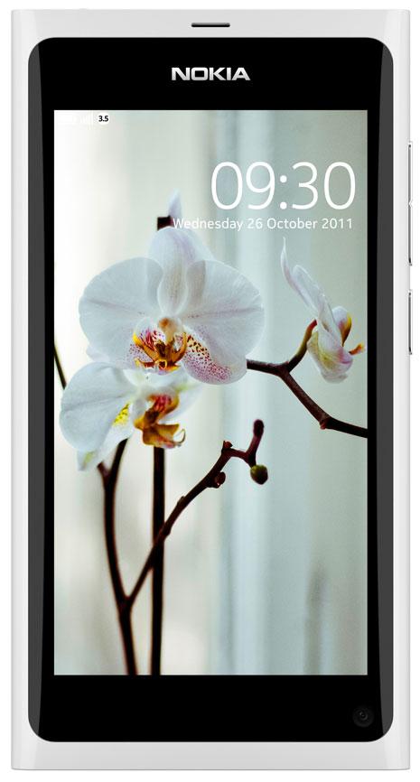 Parlak beyaz renkli Nokia N9 için Avrupa'da 700 Euro'dan ön sipariş alımları başladı