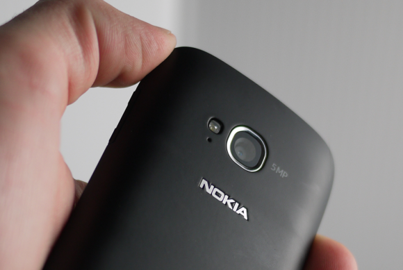 Lumia 610 detaylanıyor