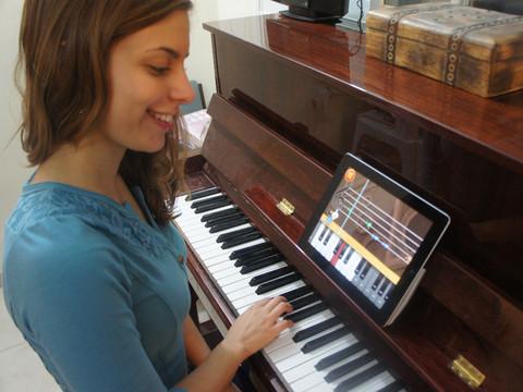 Piano Dust Buster ile piyano öğrenmek kolaylaşıyor