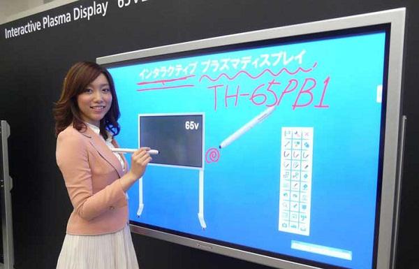 Panasonic'ten interaktif plazma ekran