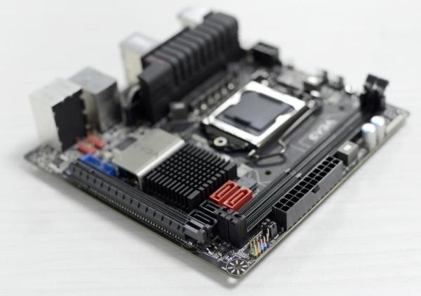 EVGA'dan hız aşırtma odaklı Z77 Mini-ITX anakart