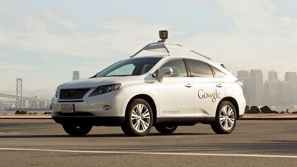 Google'ın sürücüsüz otomobilleri yaklaşık 500 bin km'lik bir mesafe katetti