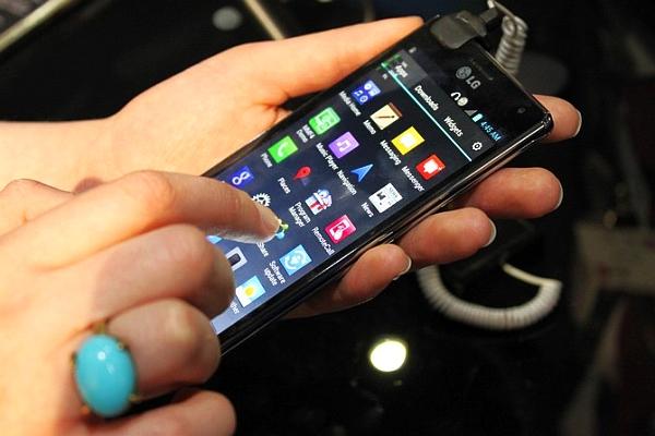 LG dört çekirdekli Snapdragon S4 Pro işlemcisine sahip üst seviye telefon hazırlıyor