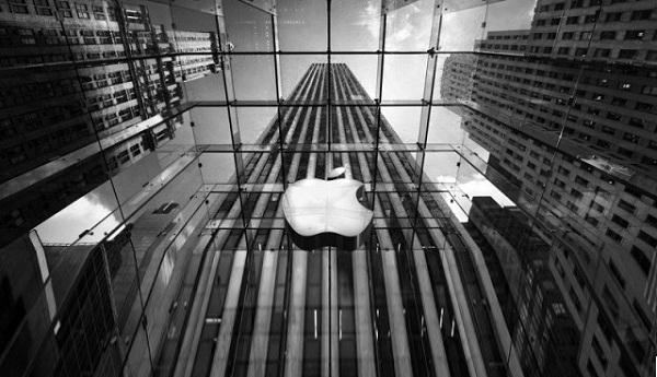 Apple, cihazı sallayarak şarj edebilmeyi sağlayacak olan patentin peşinde