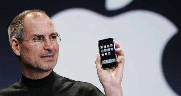 The New York Times: Steve Jobs, ilk iPhone'a Google Haritalar'ı ekleme kararını lansmana haftalar kala aldı