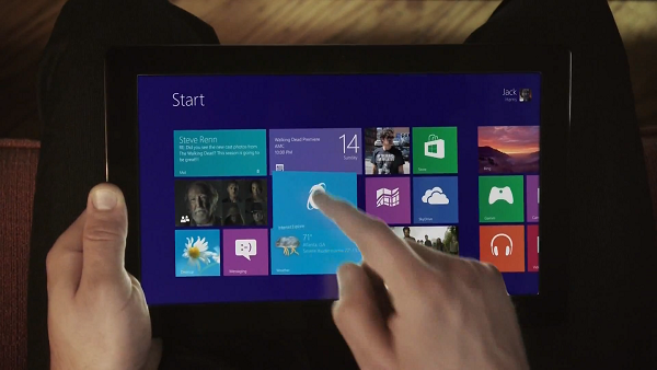 Microsoft'un Walking Dead için hazırladığı özel Windows 8 reklamı yayınlandı