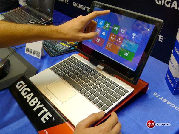 Gigabyte, 11.6-inç hareketli ekranlı ultrabook modeli U2142'yi sergiledi