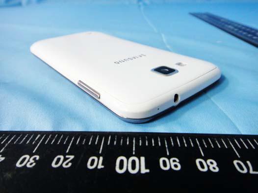 Samsung GT-I9260 Galaxy Premier gün yüzüne çıktı