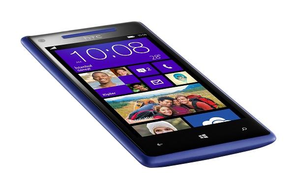 Avea, HTC Windows Phone 8X'i satışa sunuyor