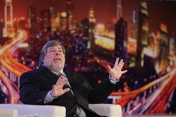 Steve Wozniak, Microsoft'un giderek Apple'dan daha yenilikçi olacağından endişe ediyor