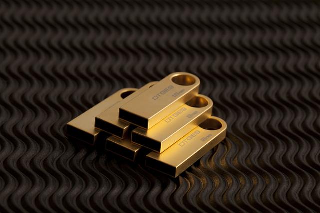 Kingston'dan 24 ayar altın kaplama USB bellek: DataTraveler GE9