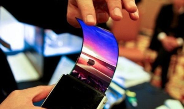 Samsung 5.5 inçlik esnek telefon ekranını CES 2013'te sergileyecek